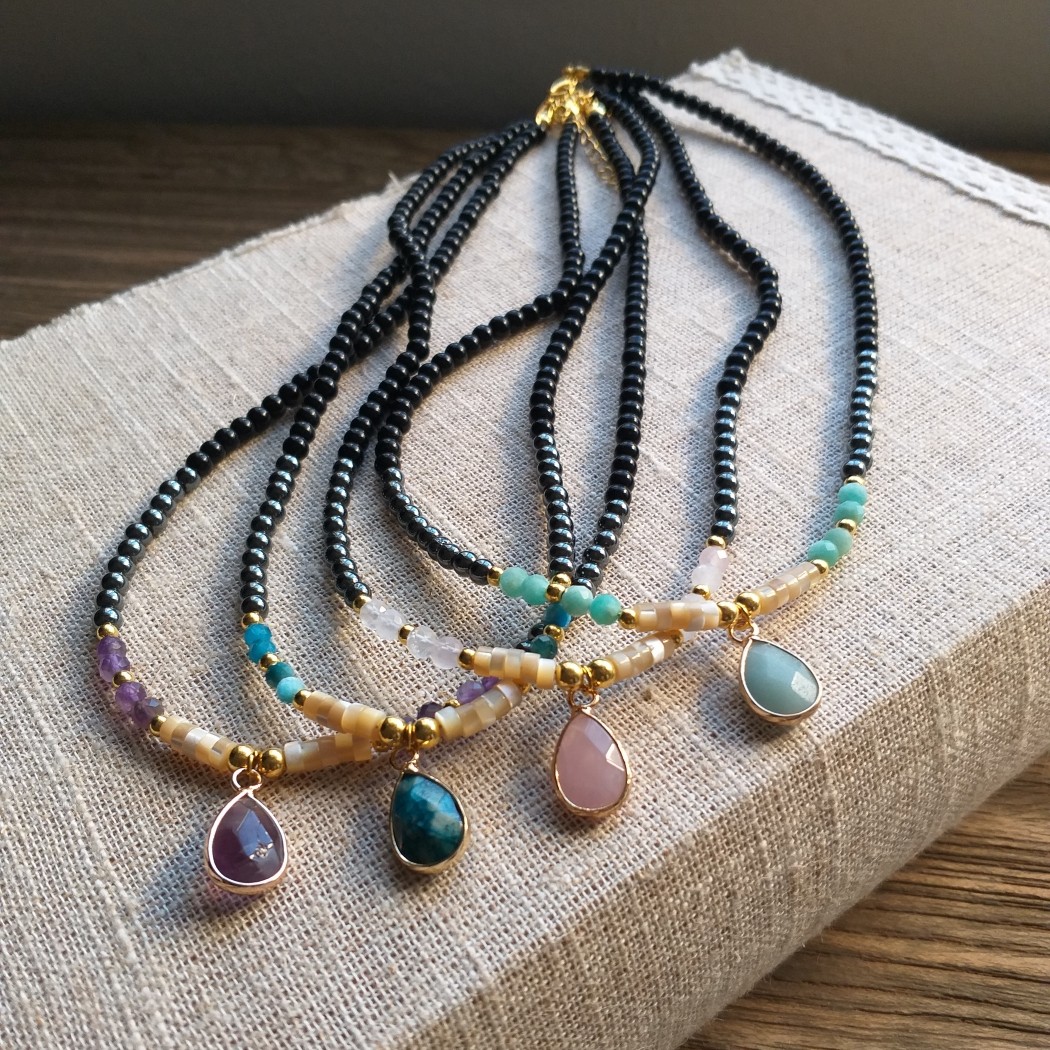 Collar con piedra natural